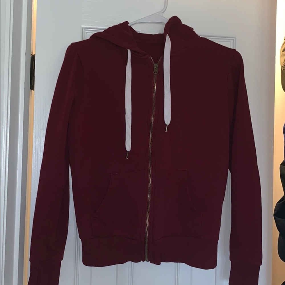 maroon sweater